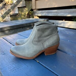 Sofft Gray Leather Ankle Booties